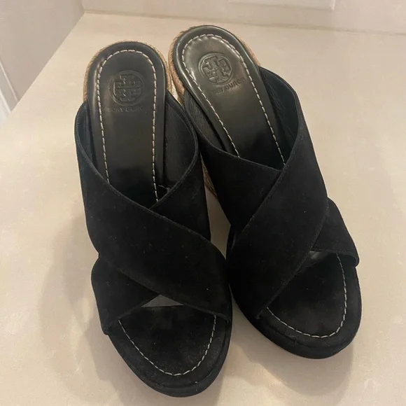 New Tory Burch Size 9. New, No tags. Beautiful black suede gold sign. - Picture 11 of 11